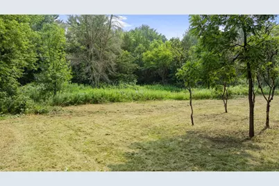 128 Peavey Lane, Wayzata, MN 55391 - Photo 4