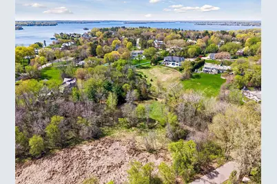 128 Peavey Lane, Wayzata, MN 55391 - Photo 2