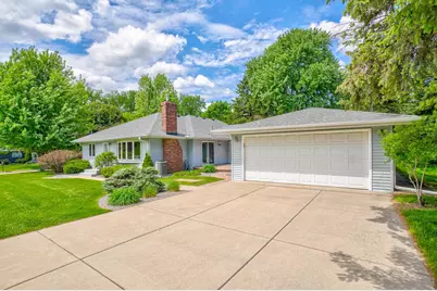 2201 Roselawn Avenue W, Roseville, MN 55113 - Photo 28