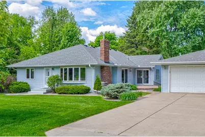 2201 Roselawn Avenue W, Roseville, MN 55113 - Photo 2