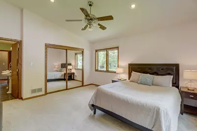 2201 Roselawn Avenue W, Roseville, MN 55113 - Photo 18