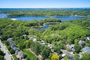 8801 Lakeview Rd, Bloomington, MN 55438 - Photo 4