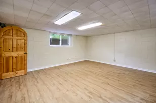 8801 Lakeview Rd, Bloomington, MN 55438 - Photo 26