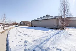 6810 24th Street S, Fargo, ND 58104 - Photo 8