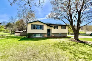 3521 Graves Dr, Red Wing, MN 55066 - Photo 2