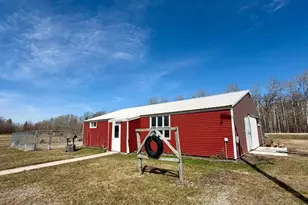 43381 State Hwy 11, Roseau, MN 56751 - Photo 4
