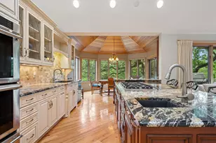 10420 Bluff Cir, Chaska, MN 55318 - Photo 2
