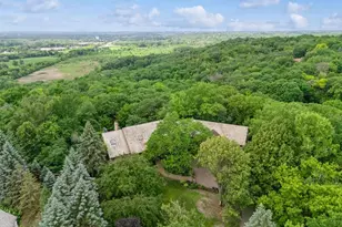 10420 Bluff Cir, Chaska, MN 55318 - Photo 8