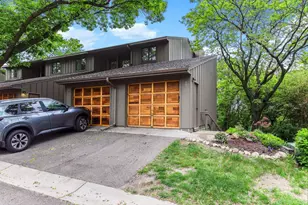 8970 Neill Lake Rd, Eden Prairie, MN 55347 - Photo 28