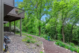 8970 Neill Lake Rd, Eden Prairie, MN 55347 - Photo 26