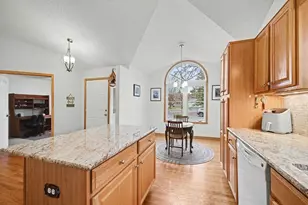 14602 Beverley Ln, Savage, MN 55378 - Photo 6