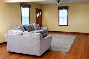 344 NE 1st St, Belle Plaine, MN 56011 - Photo 8