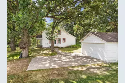 344 NE 1st Street, Belle Plaine, MN 56011 - Photo 2