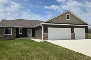 1309 18th St NE, Austin, MN 55912 - Photo 2
