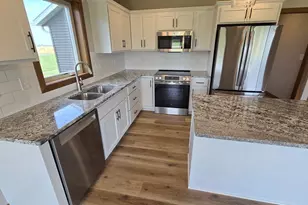 1309 18th St NE, Austin, MN 55912 - Photo 12