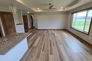 1309 18th St NE, Austin, MN 55912 - Photo 14
