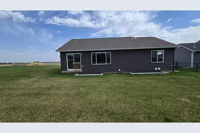 1309 18th Street NE, Austin, MN 55912 - Photo 4
