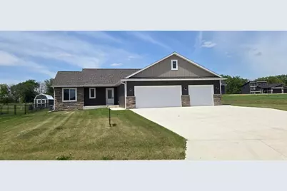 1309 18th Street NE, Austin, MN 55912 - Photo 2