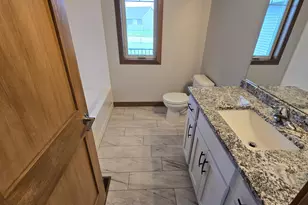 1309 18th St NE, Austin, MN 55912 - Photo 16