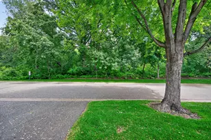 401 Leeward Trail, Woodbury, MN 55129 - Photo 2