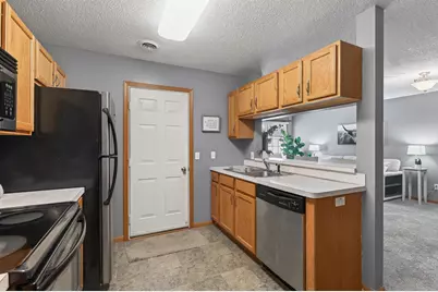 401 Leeward Trail, Woodbury, MN 55129 - Photo 8