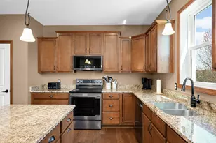 8897 67th St Bay S, Cottage Grove, MN 55016 - Photo 6