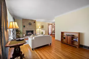 545 Miriam St, Mendota Heights, MN 55118 - Photo 8