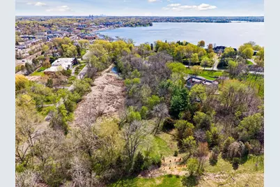 128 Peavey Lane, Wayzata, MN 55391 - Photo 2