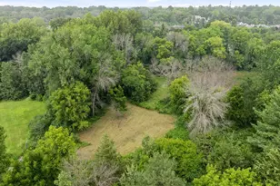 128 Peavey Ln, Wayzata, MN 55391 - Photo 8