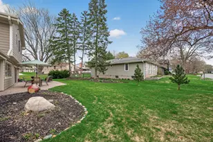 7133 Montrose Rd, Woodbury, MN 55125 - Photo 46