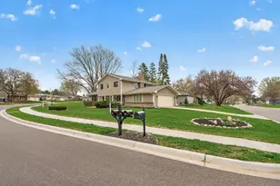 7133 Montrose Rd, Woodbury, MN 55125 - Photo 4