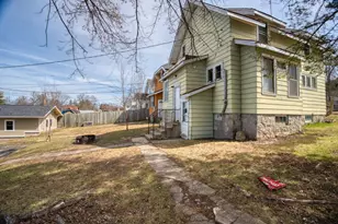 230 2nd St NW, Chisholm, MN 55719 - Photo 6