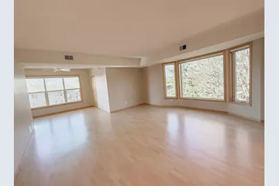 9201 Medicine Lake Road #307, Golden Valley, MN 55427 - Photo 4