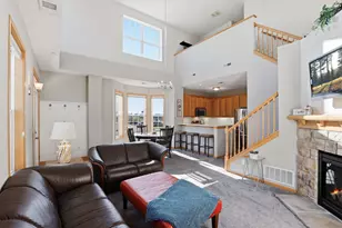 1249 Chateau Ave, Maplewood, MN 55109 - Photo 2