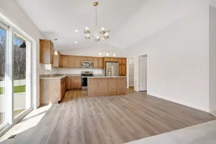 873 Sutherland St, Somerset, WI 54025 - Photo 6