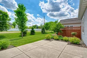 1085 Roselyn Dr, Victoria, MN 55386 - Photo 26