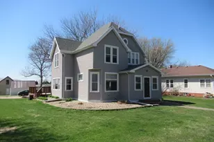 312 S Main Ave, Hills, MN 56138 - Photo 1
