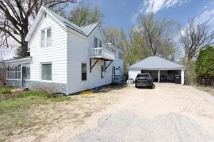 302 E Main St, Durand, WI 54736 - Photo 2
