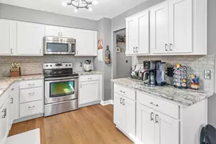 841 Sudberry Ln, Eagan, MN 55123 - Photo 2