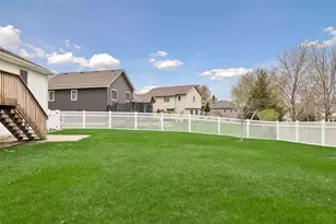 2409 Burl Oak Curve, Hudson, WI 54016 - Photo 32