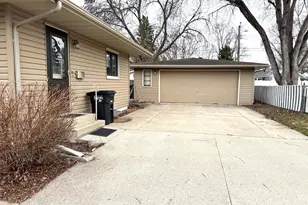102 25th Ave N, Fargo, ND 58102 - Photo 2