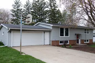 768 2nd Ave, Zumbrota, MN 55992 - Photo 2