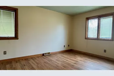 1751 23rd Street S, Fargo,  58103 - Photo 4