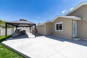 8220 208th St W, Lakeville, MN 55044 - Photo 6