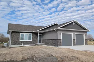 504 Darlene Dr, Marshall, MN 56258 - Photo 1