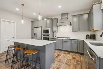 2095 Kestrel Drive, Shakopee, MN 55379 - Photo 2