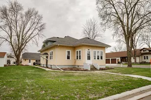 612 W Brooks St, Arlington, MN 55307 - Photo 2