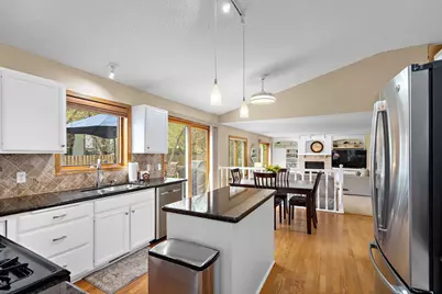 1409 Earle Way, Burnsville, MN 55306 - Photo 12