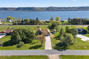 31770 Lakeview Dr, Lake City, MN 55041 - Photo 6