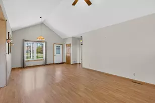 31770 Lakeview Dr, Lake City, MN 55041 - Photo 14